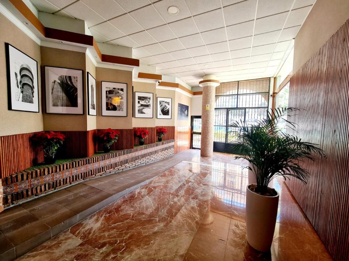 Skyline Suites Costa Del Sol ตอร์เรโมลิโนส ภายนอก รูปภาพ